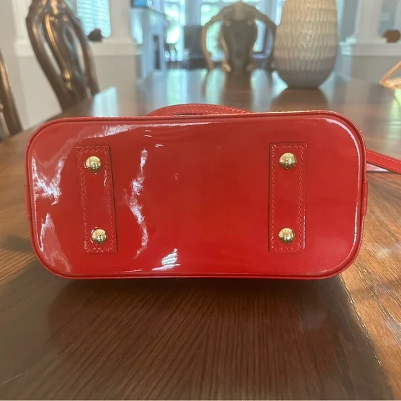 Louis Vuitton Red Vernis Crossbody Bag with Monogram - Picture 9 of 14